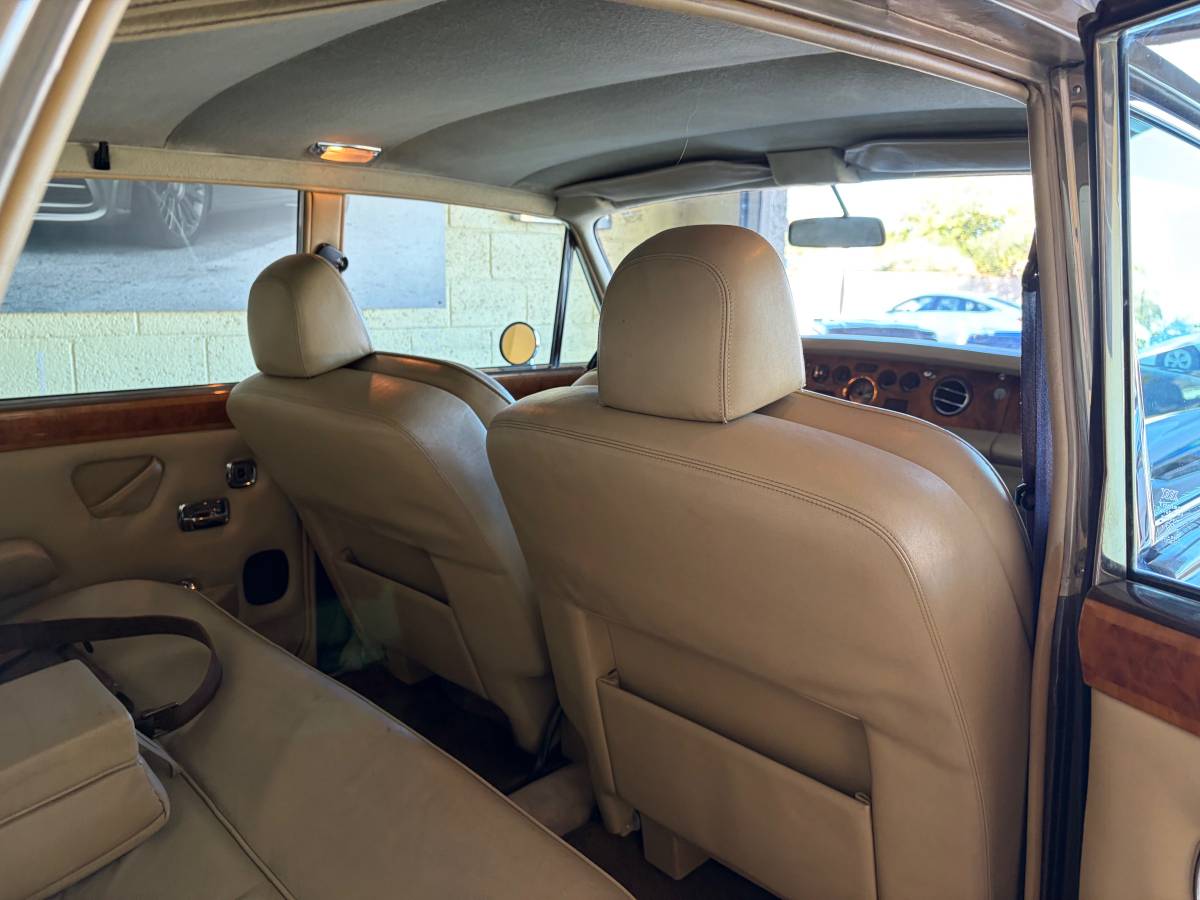 Rolls-royce-silvershadow-1973-15