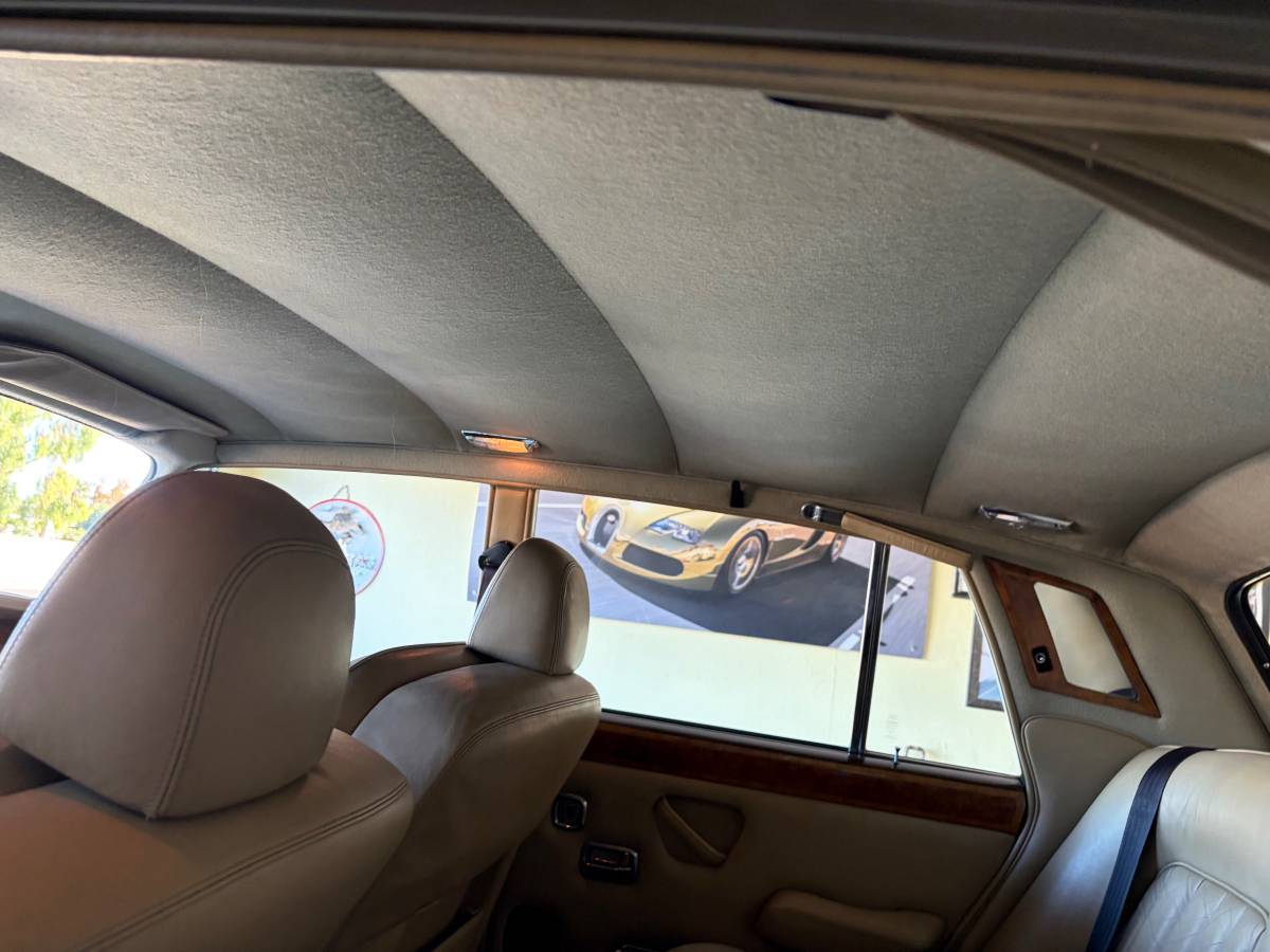 Rolls-royce-silvershadow-1973-4