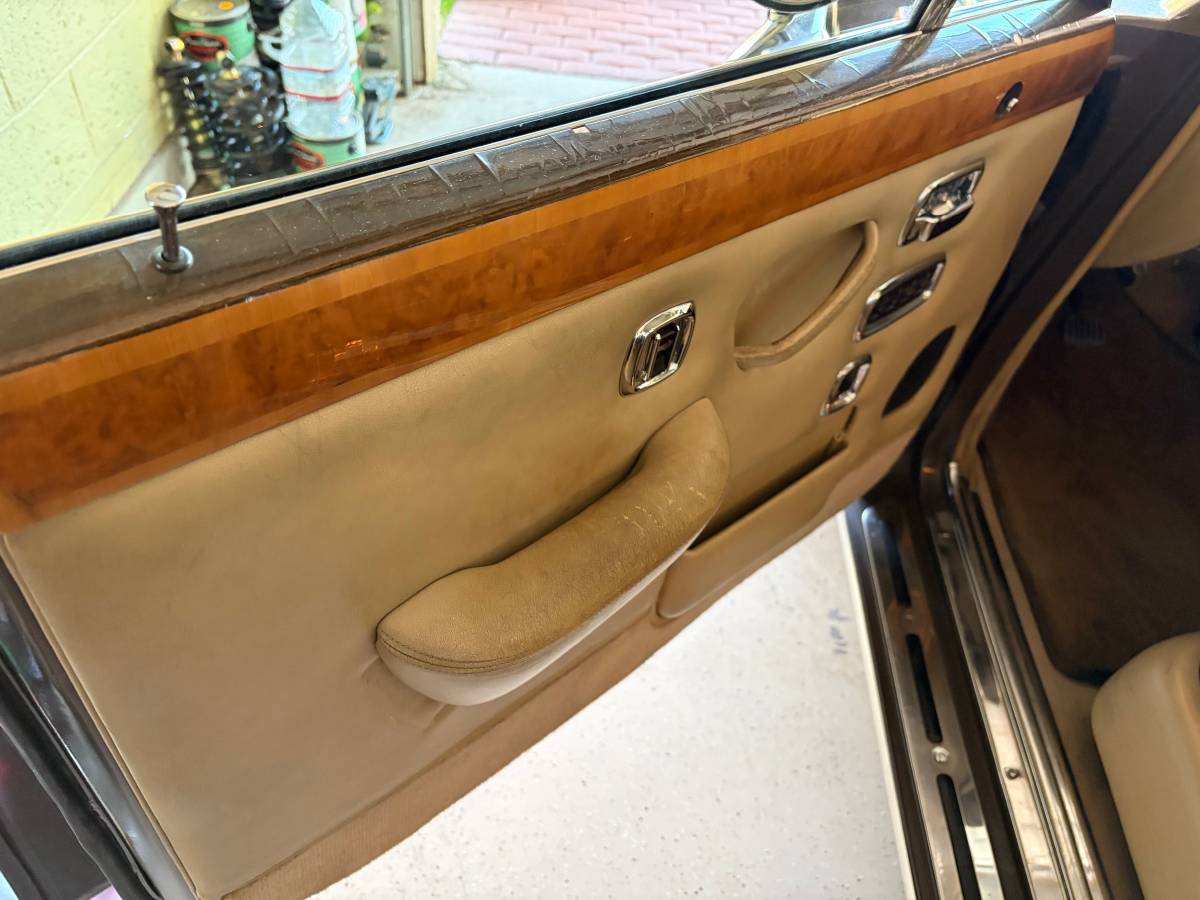 Rolls-royce-silvershadow-1973-8