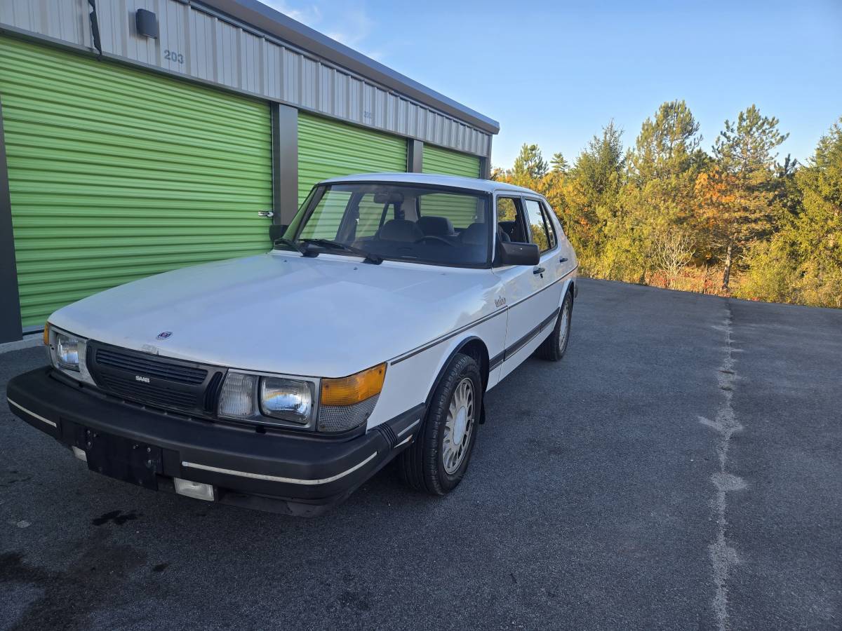 Saab-900-1985-22