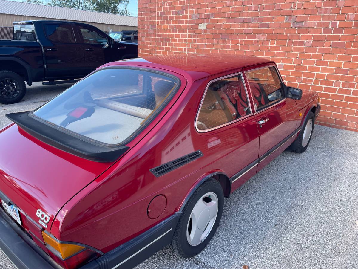 Saab-900-1990-red