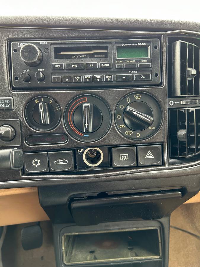 Saab-900-turbo-convertible-1989-white-17