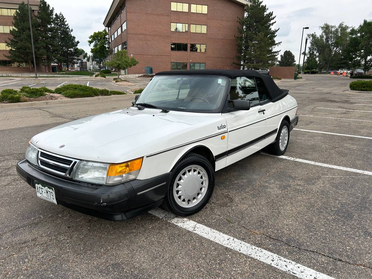 Saab-900-turbo-convertible-1989-white-3
