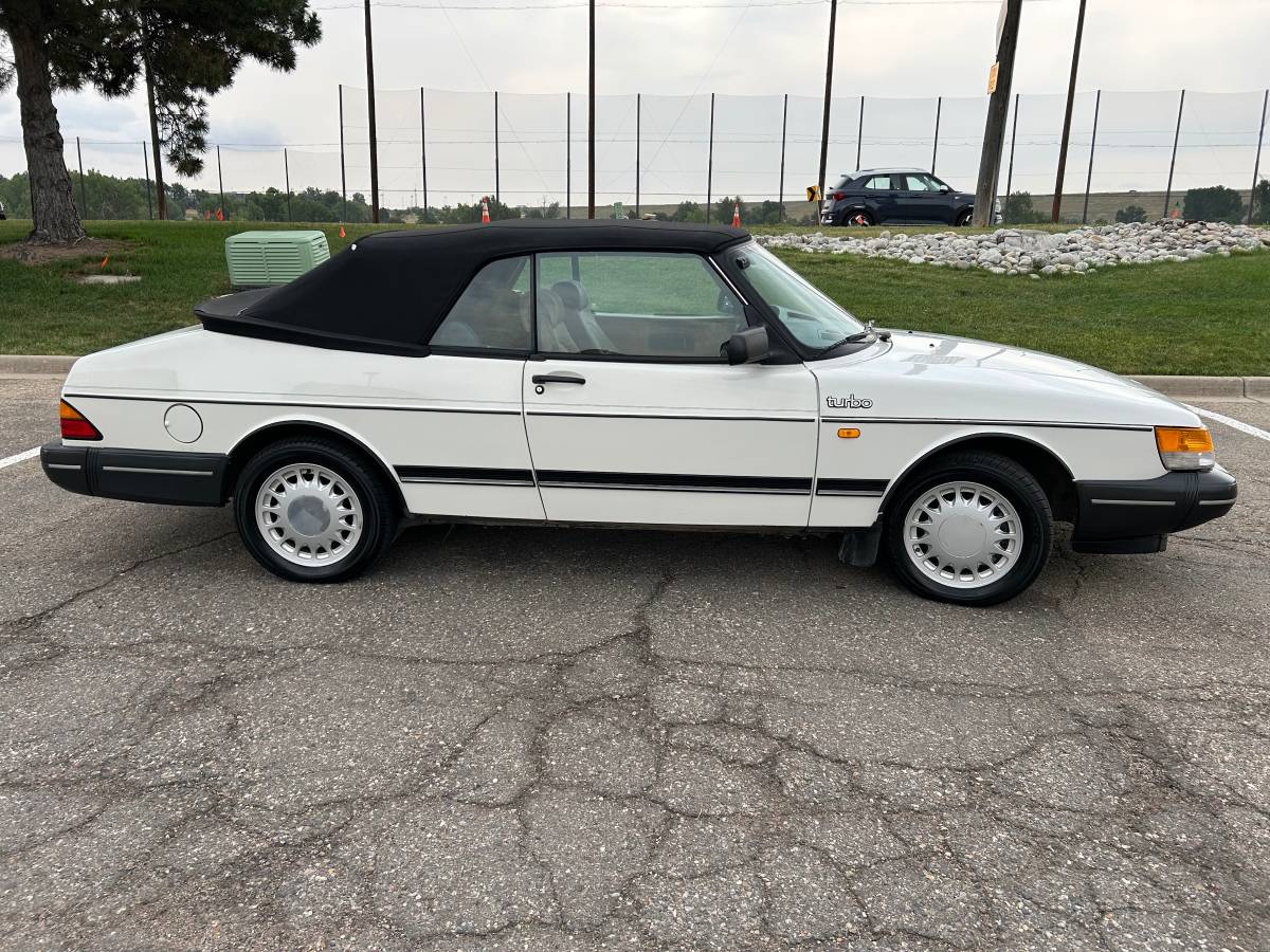 Saab-900-turbo-convertible-1989-white-7