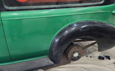 Sedan-delivery-1940-green-2