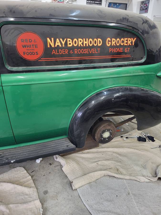 Sedan-delivery-1940-green-2