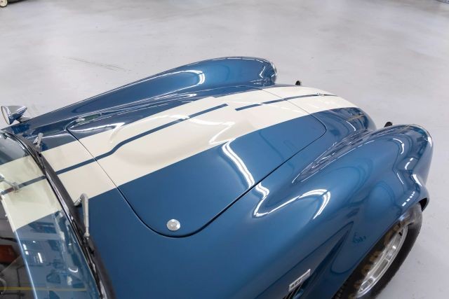 Shelby-Cobra-1965-Convertible-13