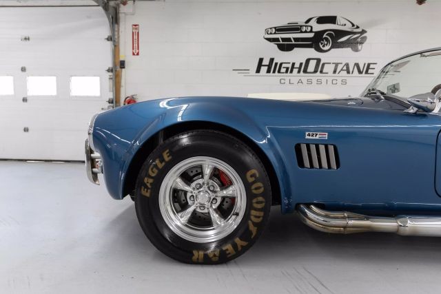 Shelby-Cobra-1965-Convertible-18