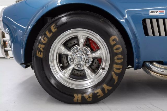 Shelby-Cobra-1965-Convertible-19