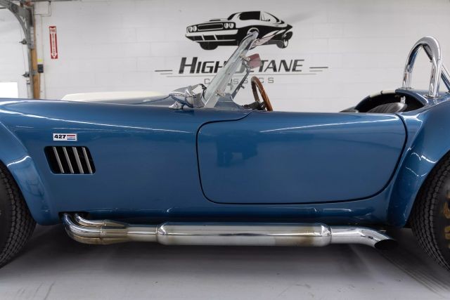 Shelby-Cobra-1965-Convertible-20