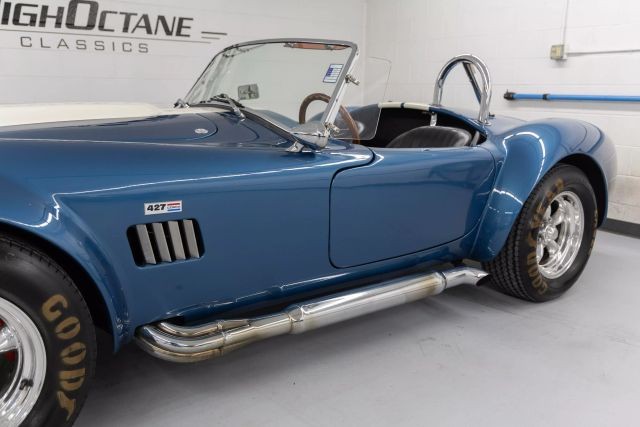 Shelby-Cobra-1965-Convertible-21