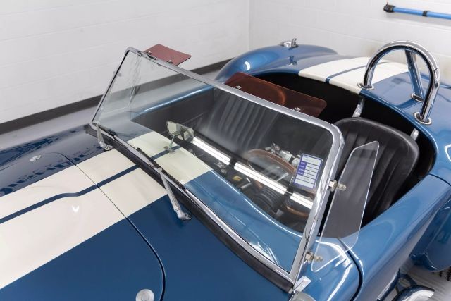 Shelby-Cobra-1965-Convertible-27