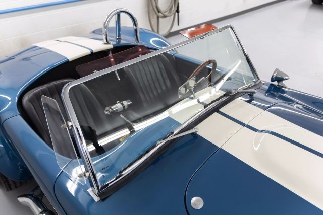 Shelby-Cobra-1965-Convertible-28