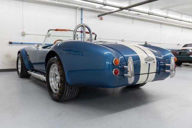 Shelby-Cobra-1965-Convertible-32