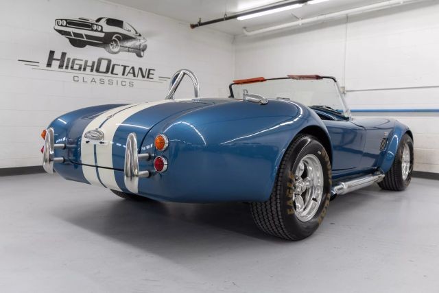 Shelby-Cobra-1965-Convertible-35