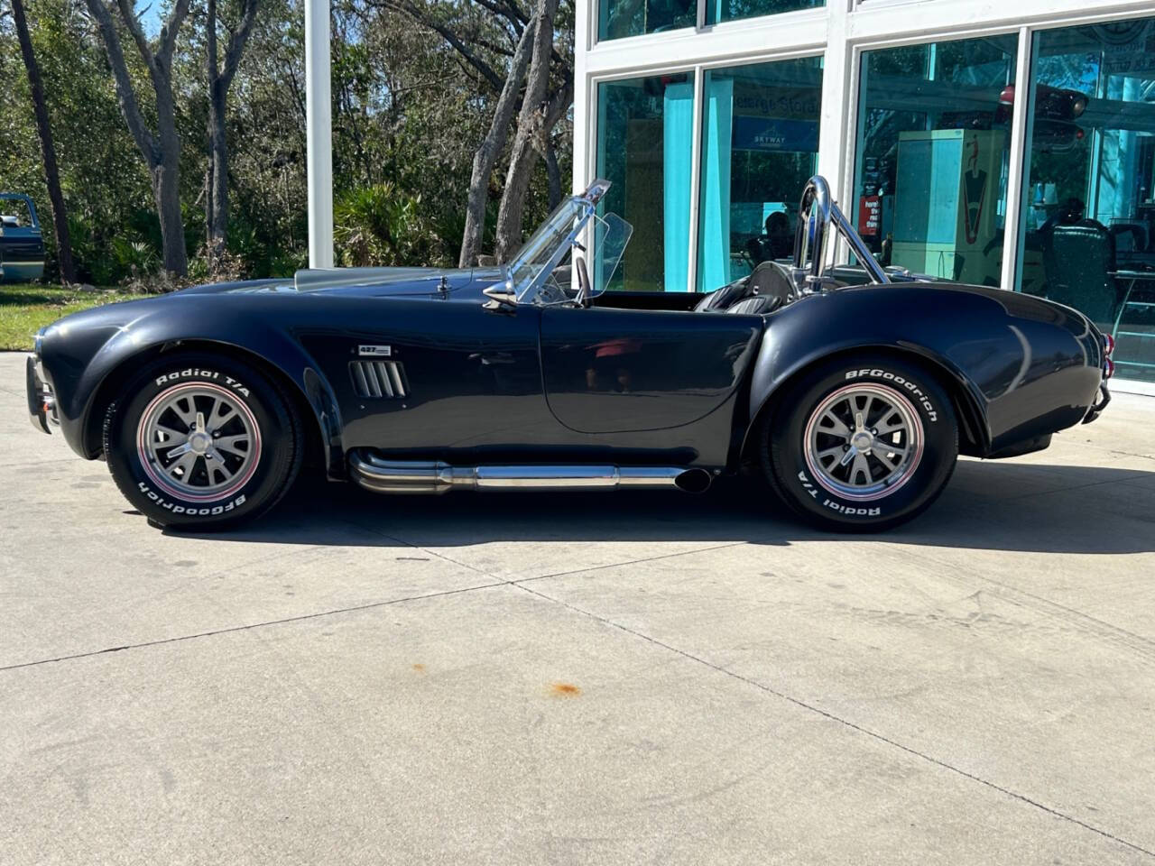 Shelby-Cobra-1965-Sedan-10