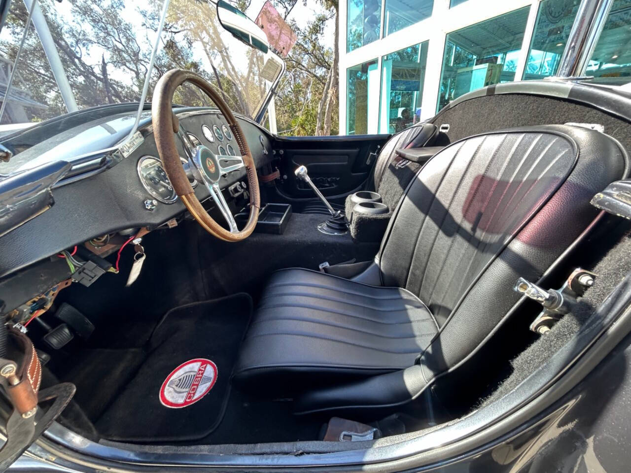 Shelby-Cobra-1965-Sedan-14