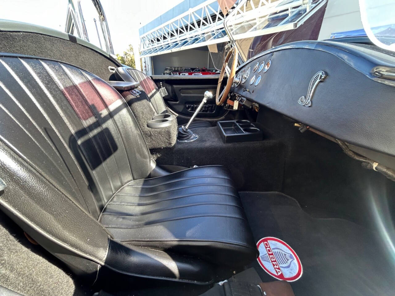 Shelby-Cobra-1965-Sedan-18