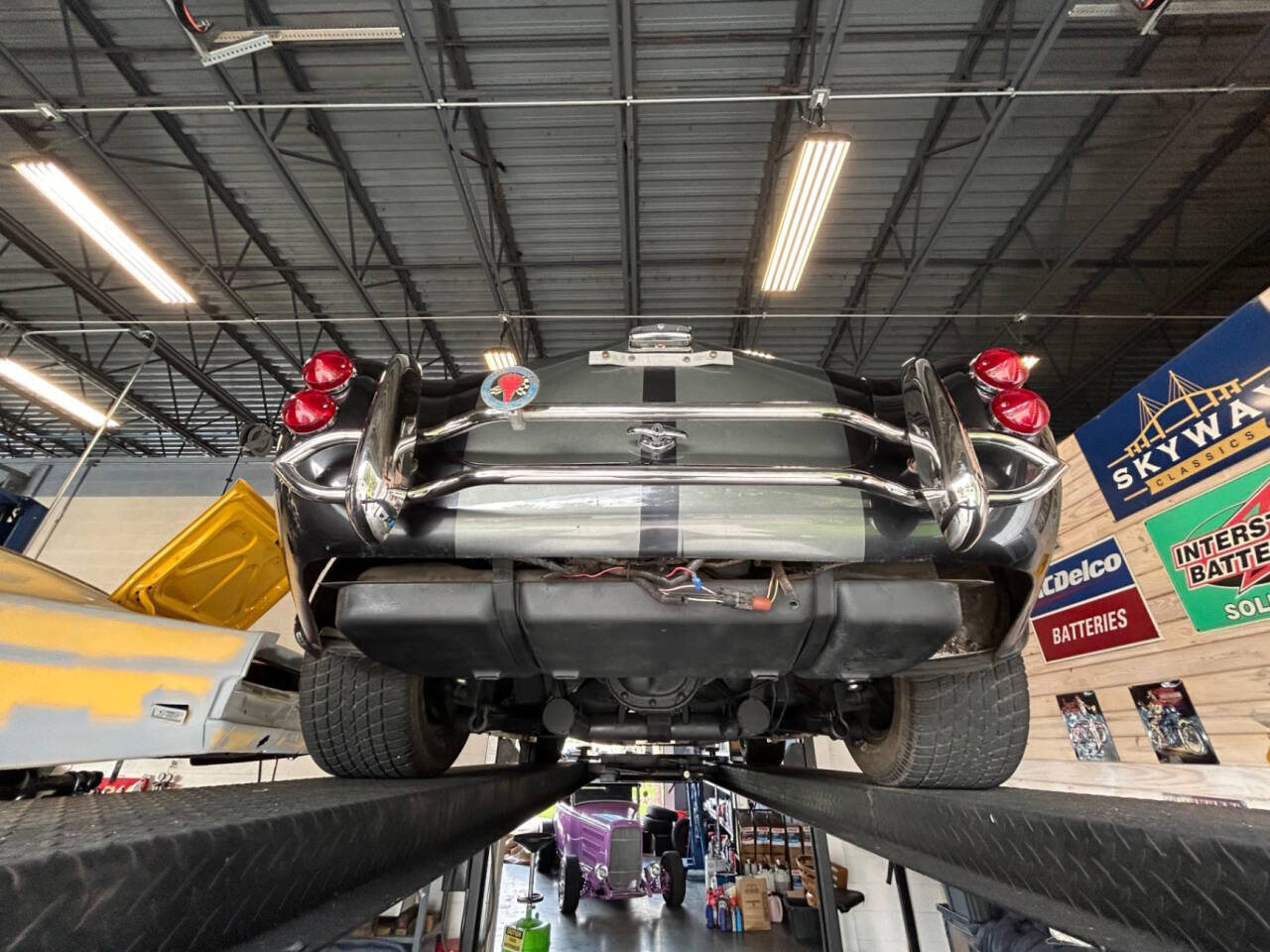 Shelby-Cobra-1965-Sedan-25