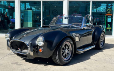 Shelby-Cobra-1965-Sedan