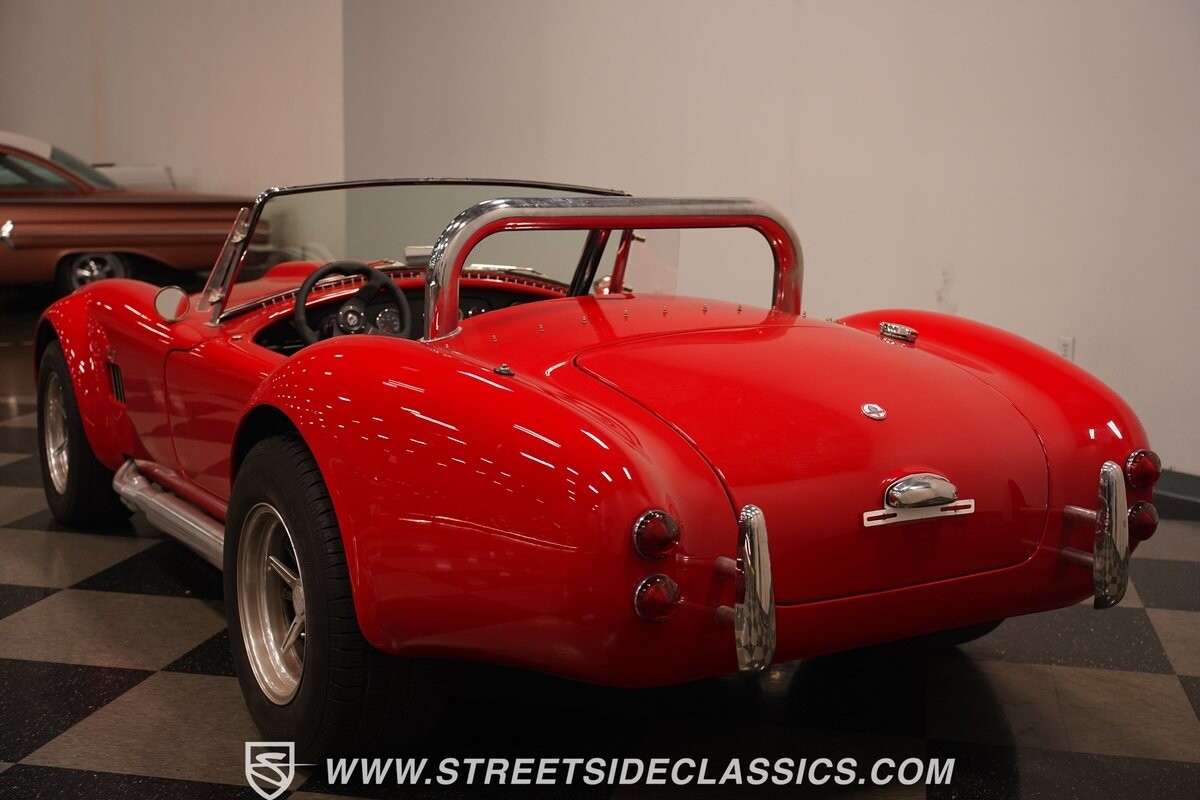 Shelby-Cobra-1966-Roadster-12