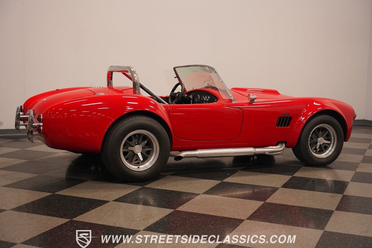 Shelby-Cobra-1966-Roadster-16