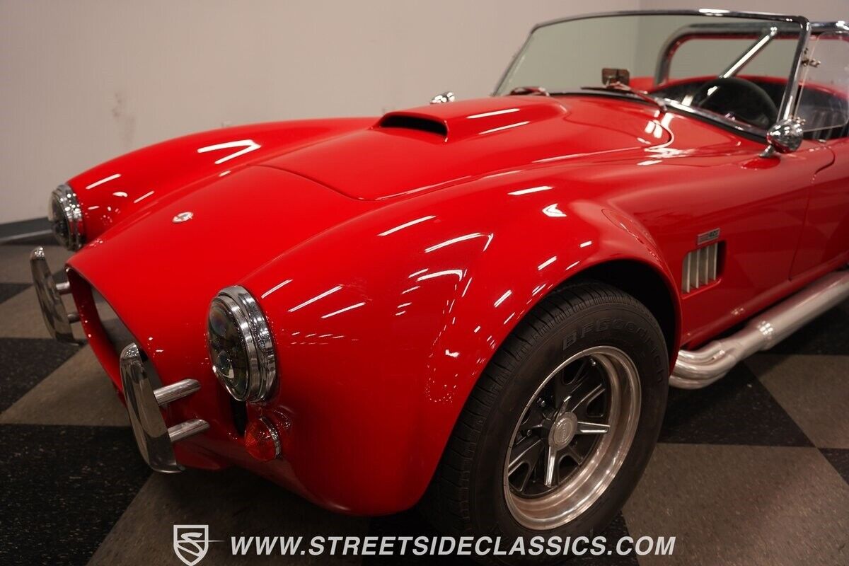 Shelby-Cobra-1966-Roadster-23