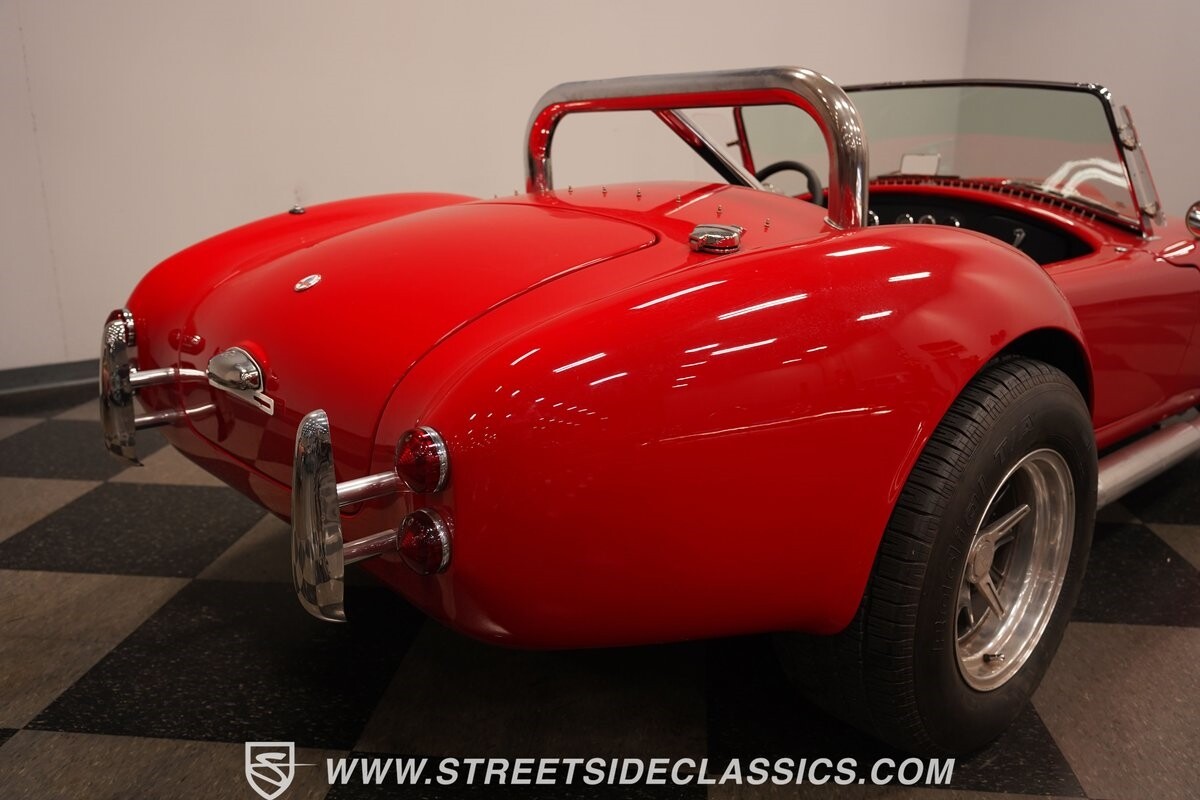 Shelby-Cobra-1966-Roadster-30