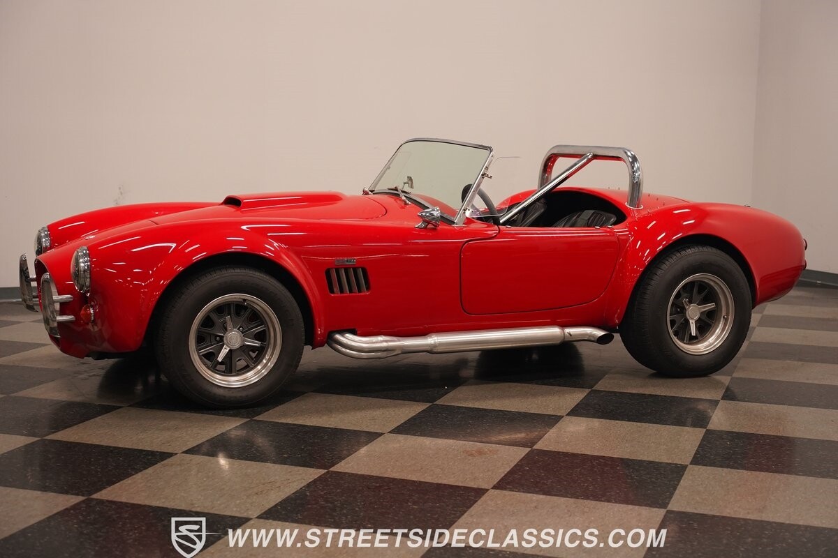 Shelby-Cobra-1966-Roadster-8