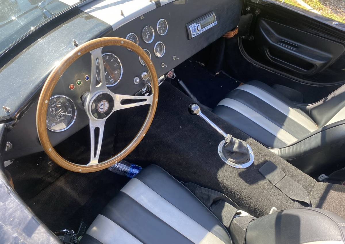 Shelby-cobra-replica-1965-black-94