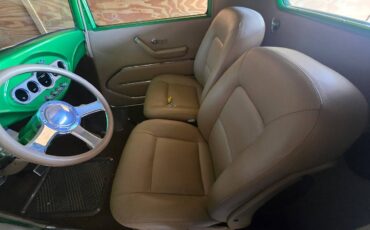 Studebaker-3-window-coupe-1932-green-2