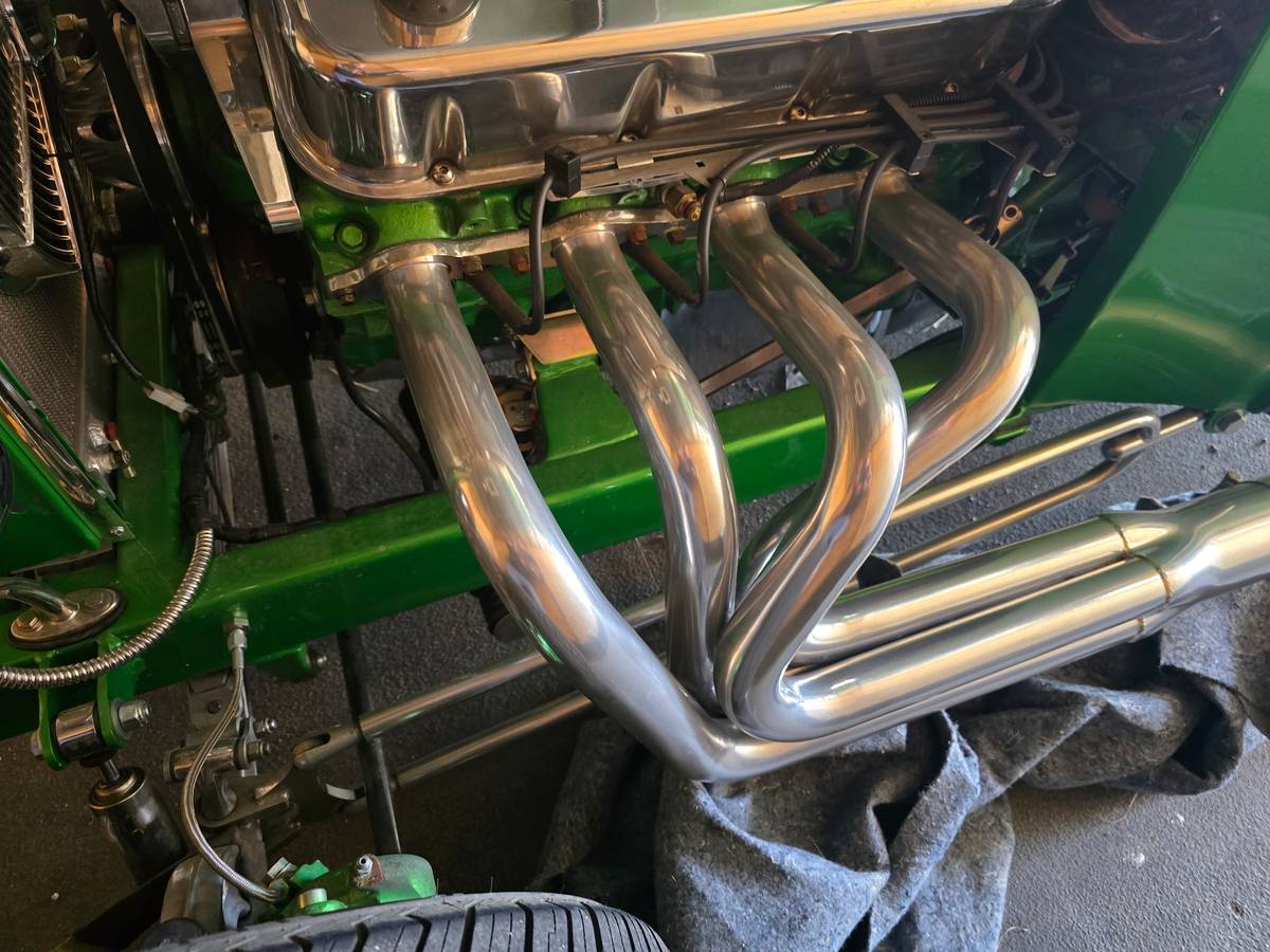 Studebaker-3-window-coupe-1932-green-5