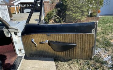 Studebaker-Avanti-1963-White-Black-1