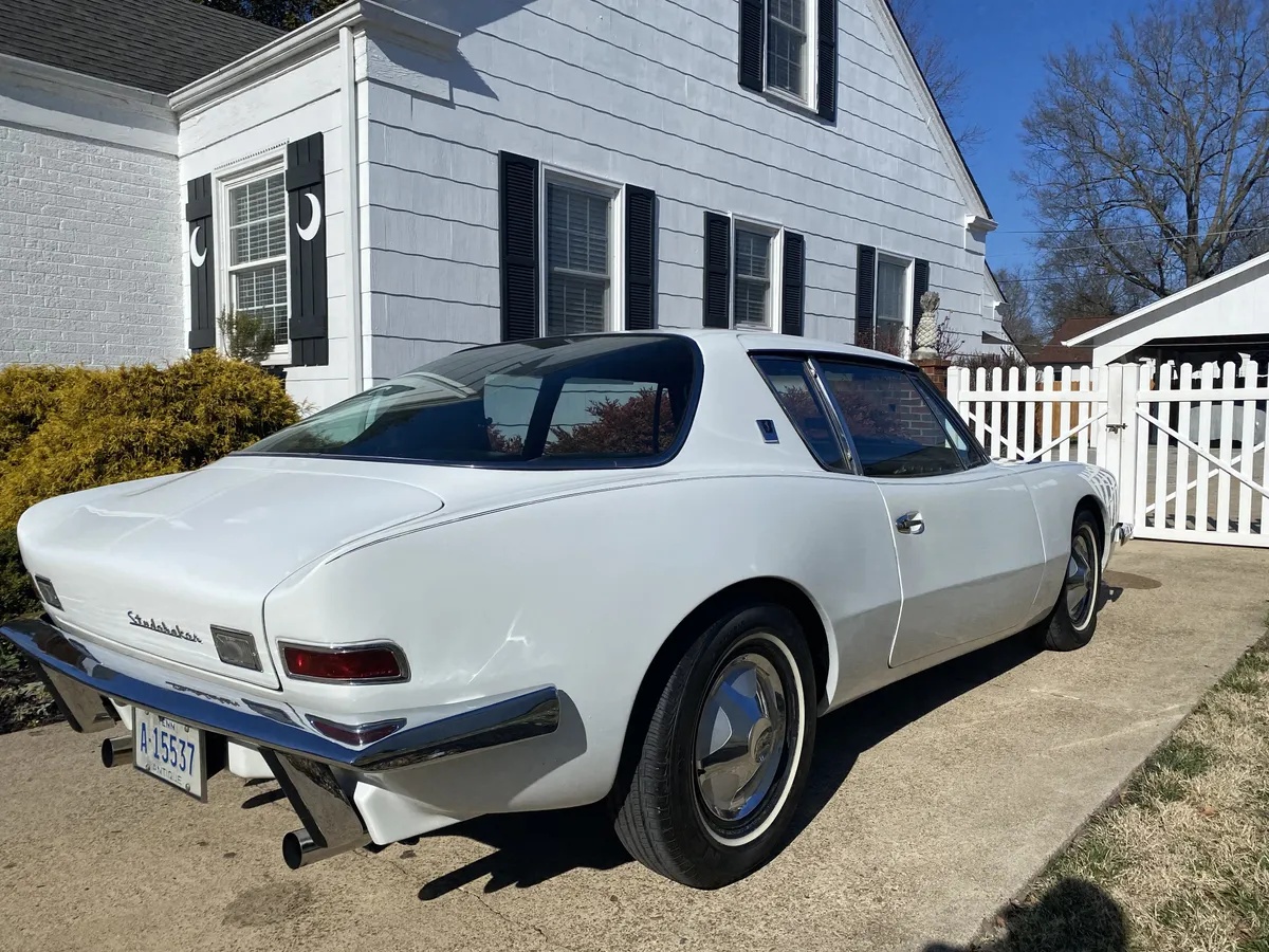 Studebaker-Avanti-1963-White-Black-12