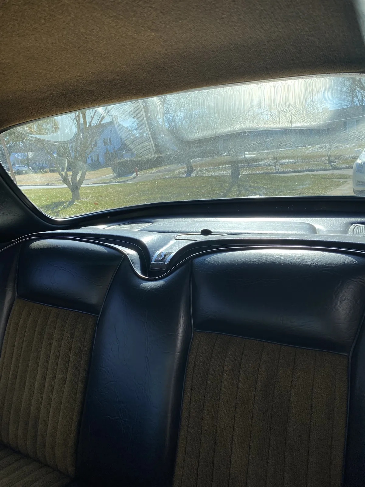 Studebaker-Avanti-1963-White-Black-16