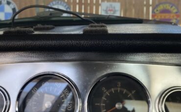 Studebaker-Avanti-1963-White-Black-4