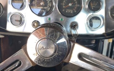 Studebaker-Avanti-1963-White-Black-5