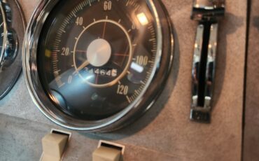 Studebaker-Lark-1963-Sedan-6