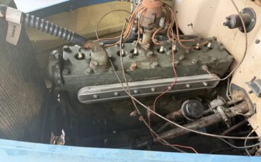 Studebaker-President-1942-Grey-Tan-1