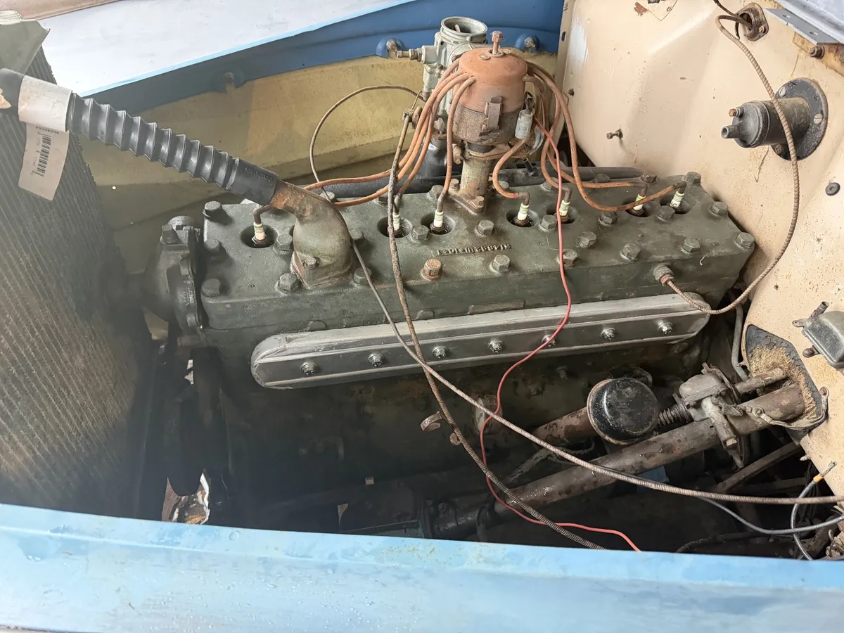 Studebaker-President-1942-Grey-Tan-1