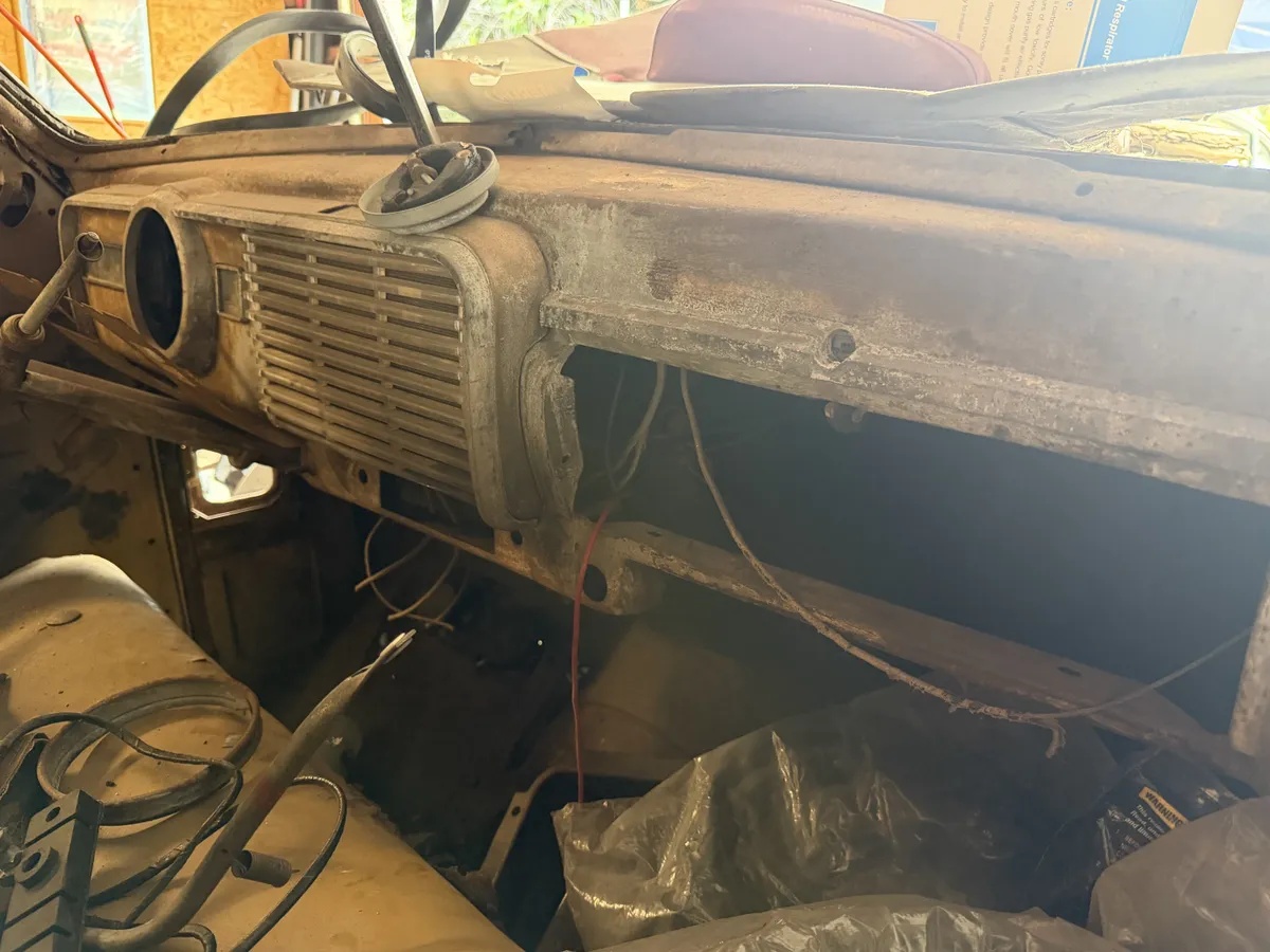 Studebaker-President-1942-Grey-Tan-15