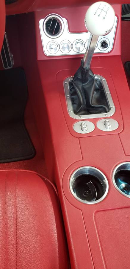 Studebaker-avanti-1976-18