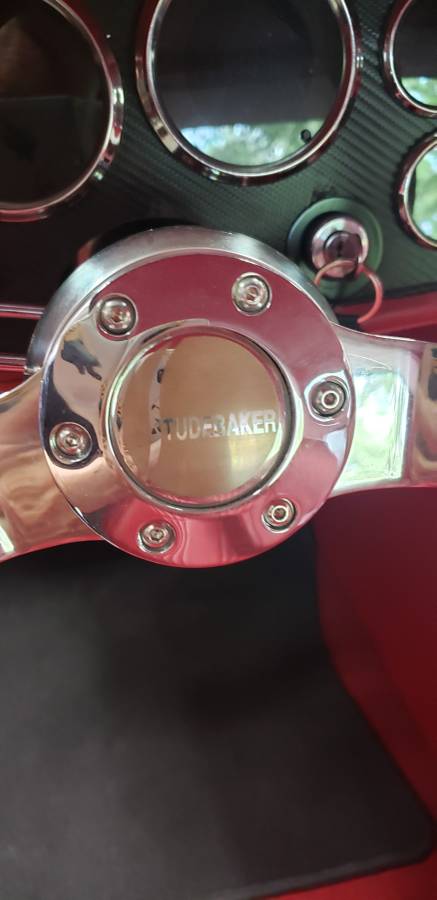 Studebaker-avanti-1976-19