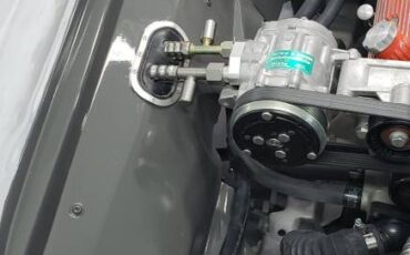 Studebaker-avanti-1976-3