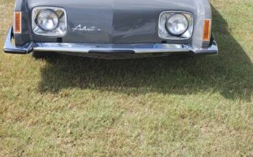 Studebaker-avanti-1976