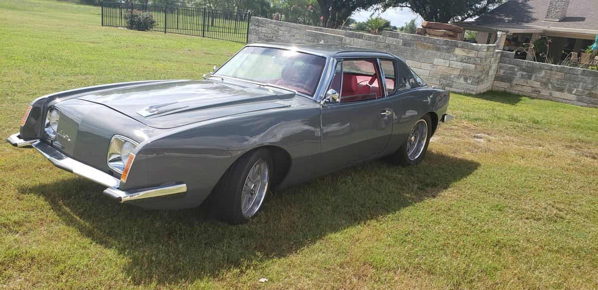 Studebaker-avanti-1976-9