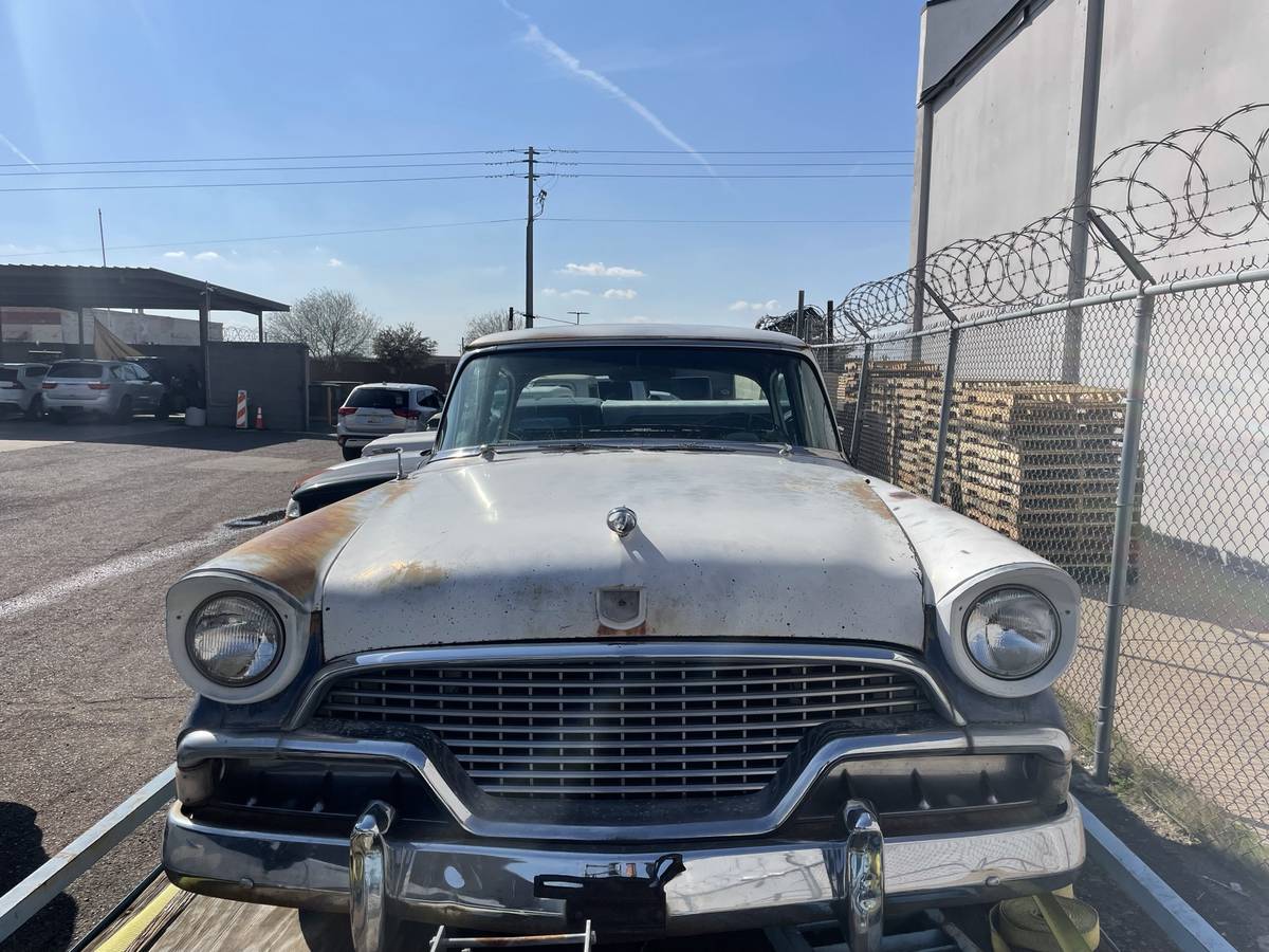 Studebaker-commander-1956