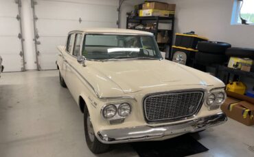Studebaker-lark-deluxe-1961-white