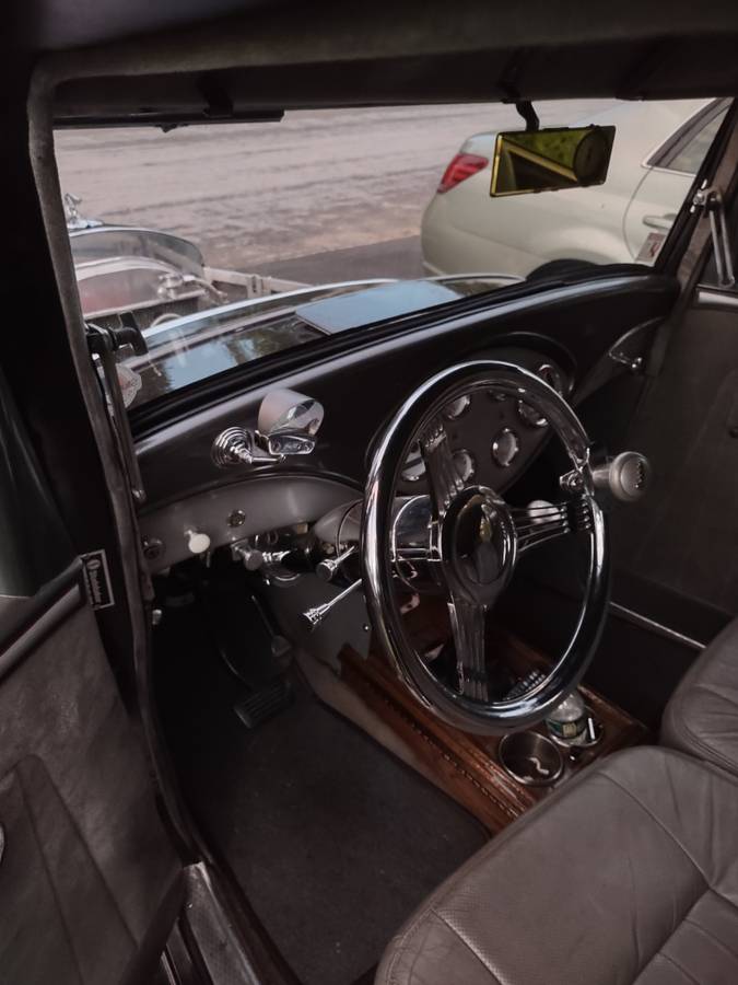 Studebaker-rockne-1933-black-2