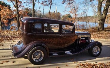 Studebaker-rockne-1933-black-3